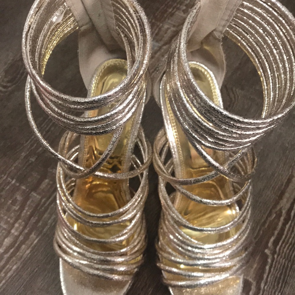 Heels - Picture 4 of 6